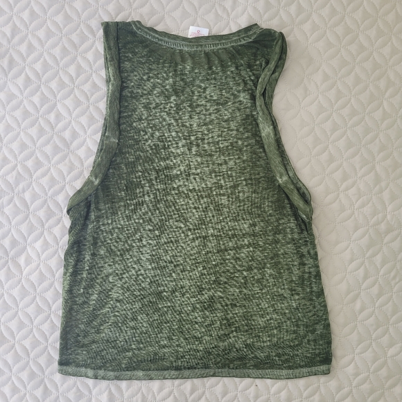 Green Faith Over Fear Tank Top - Picture 2 of 7